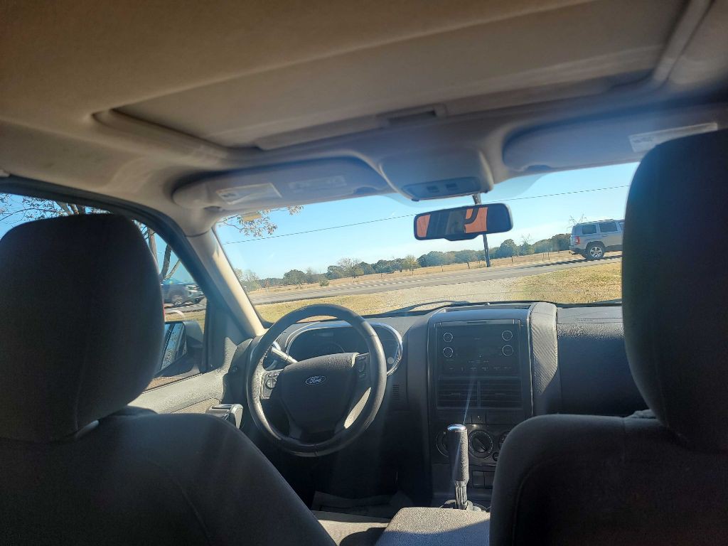 2009 Ford Explorer Image 18