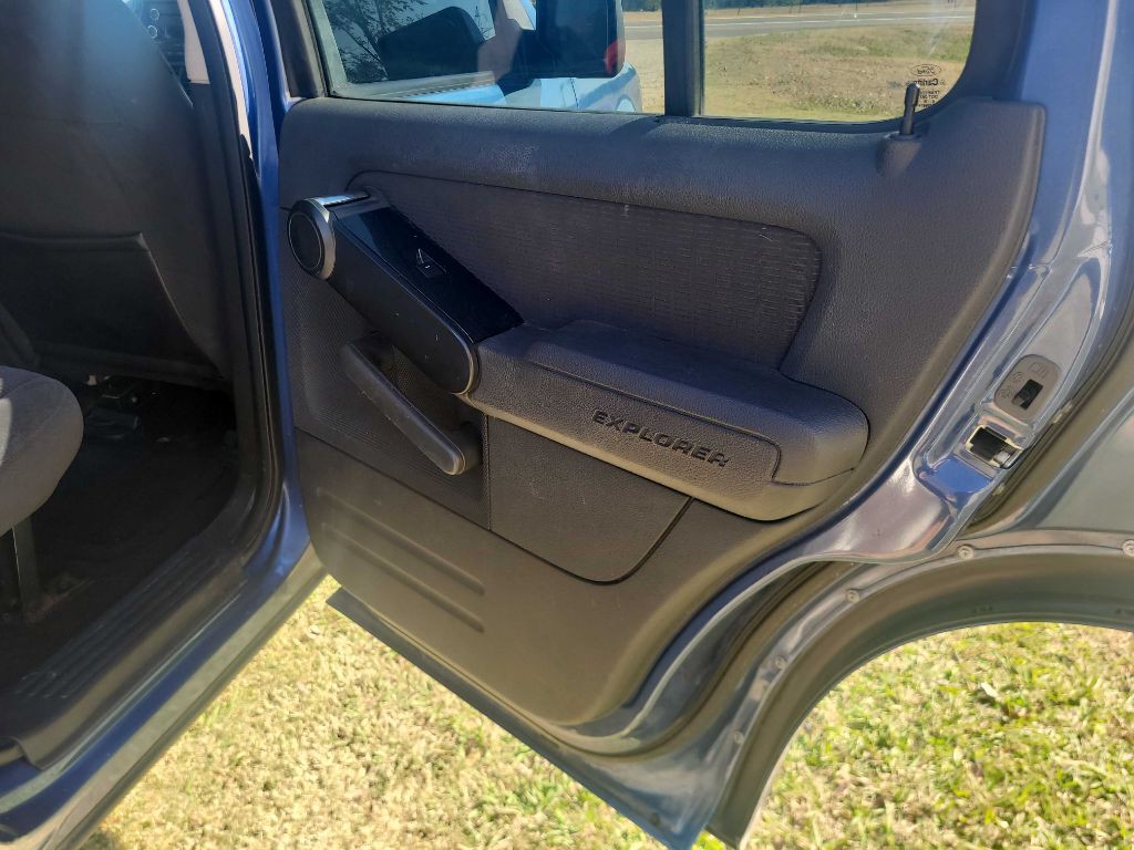 2009 Ford Explorer Image 21