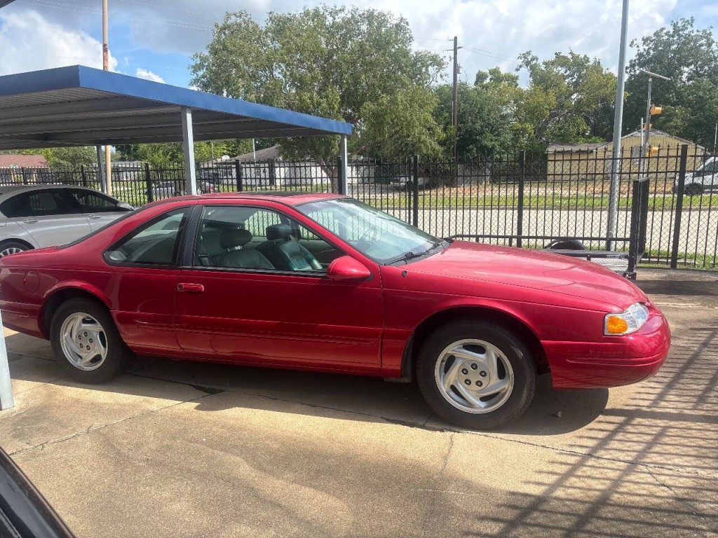 1996 Ford Thunderbird Image 2