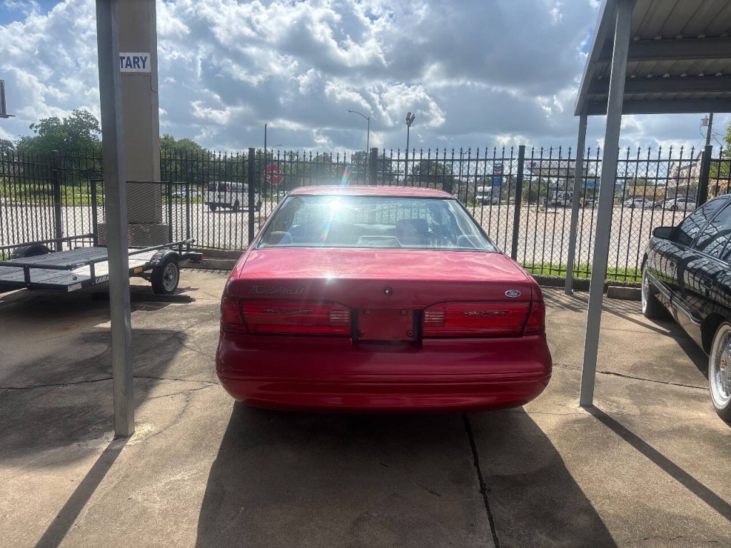 1996 Ford Thunderbird Image 3