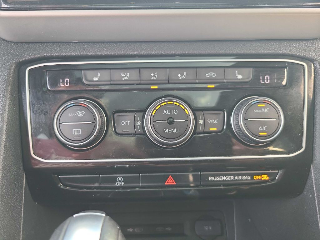 2022 Volkswagen Atlas Cross Spo Image 13