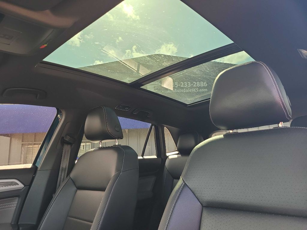 2022 Volkswagen Atlas Cross Spo Image 15