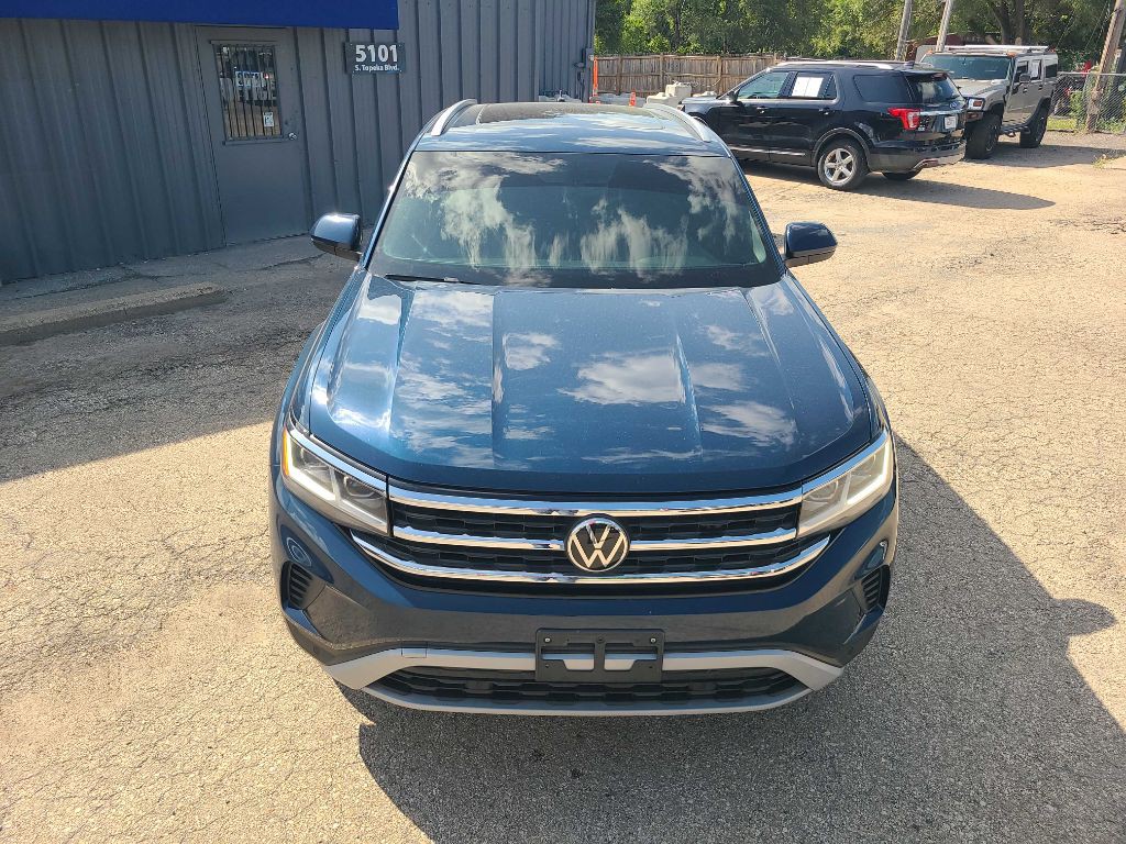 2022 Volkswagen Atlas Cross Spo Image 2