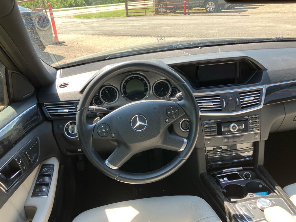 2011 Mercedes-Benz E-Class Image 6