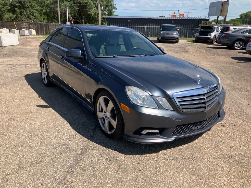 2011 Mercedes-Benz E-Class Image 2