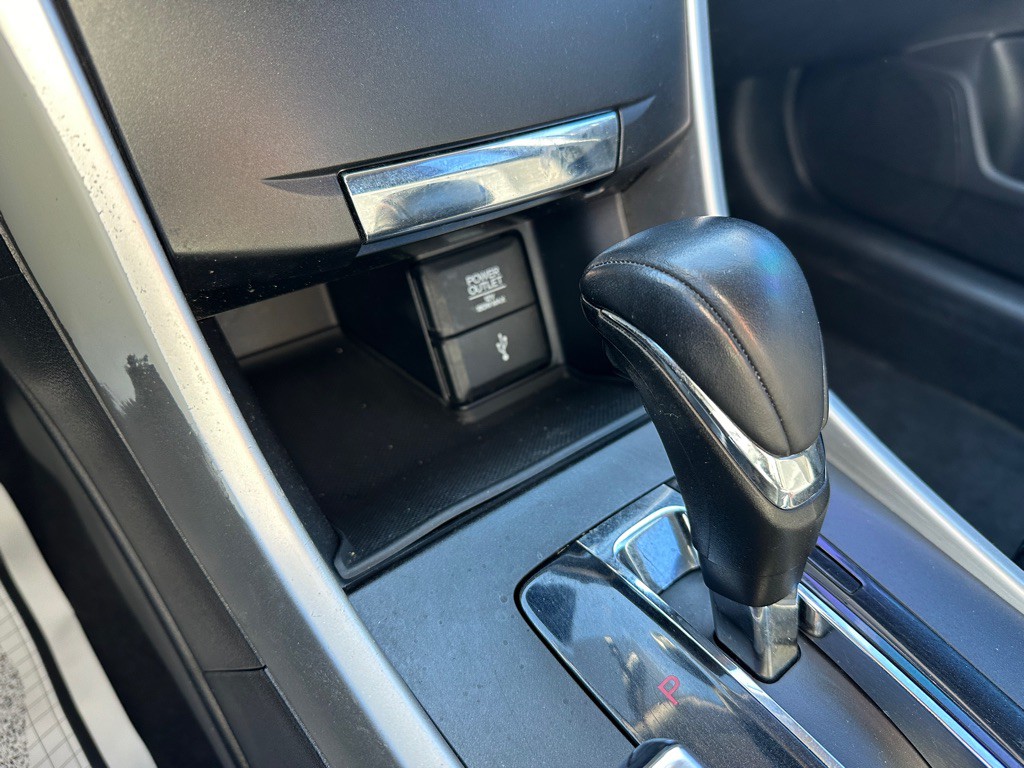 2015 Honda Accord Image 16