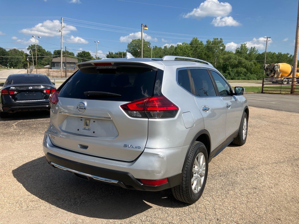 2017 Nissan Rogue Image 3