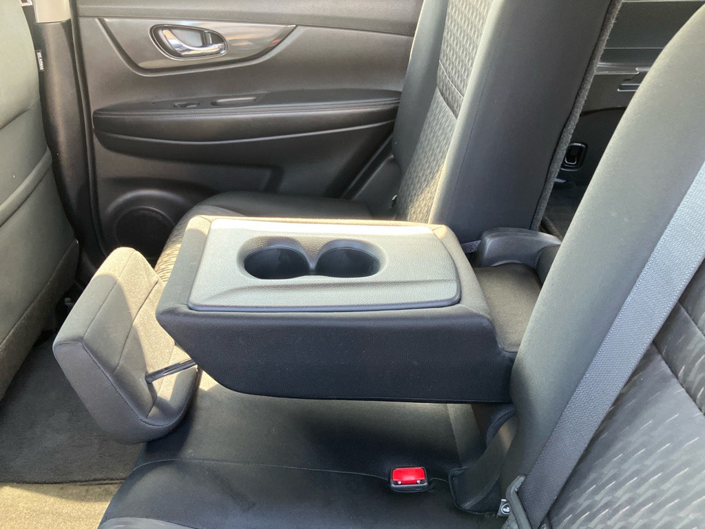 2017 Nissan Rogue Image 10