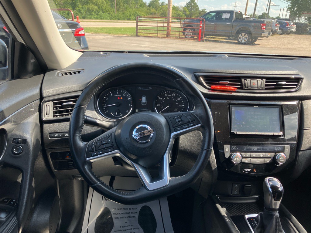 2017 Nissan Rogue Image 12