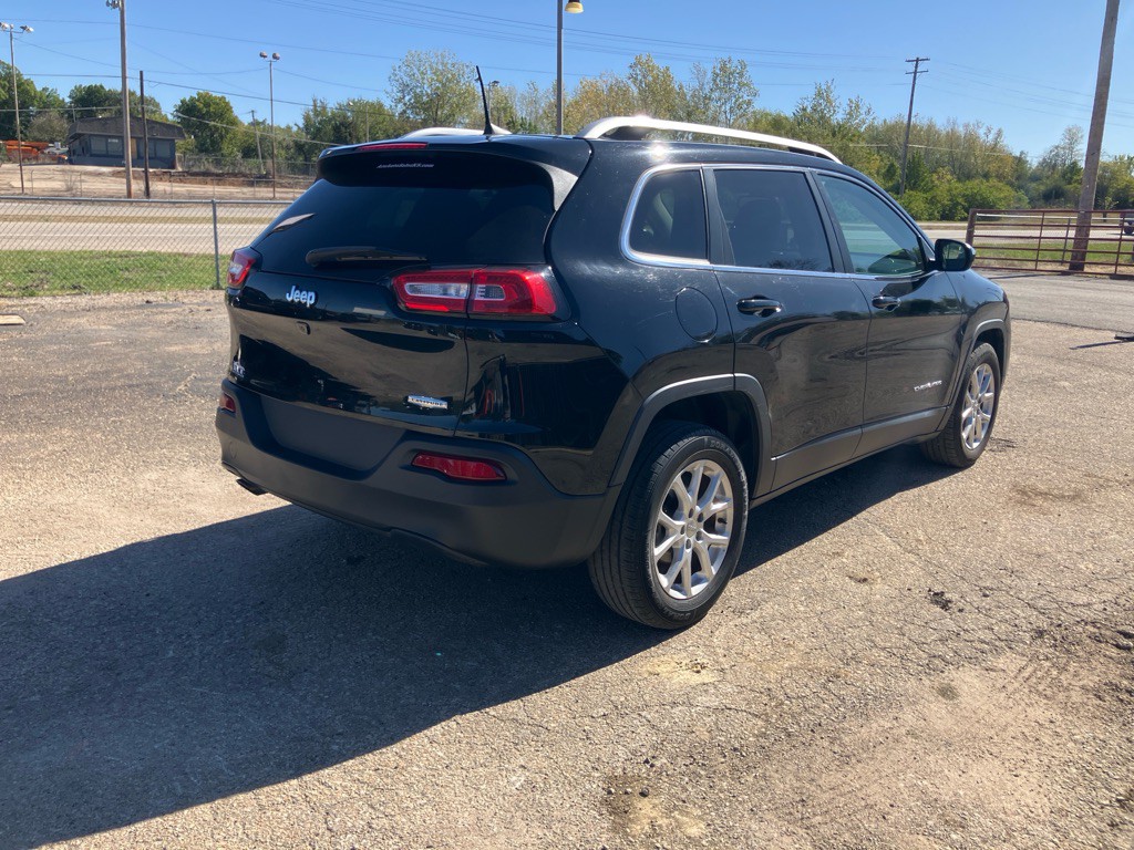 2017 Jeep Cherokee Image 3