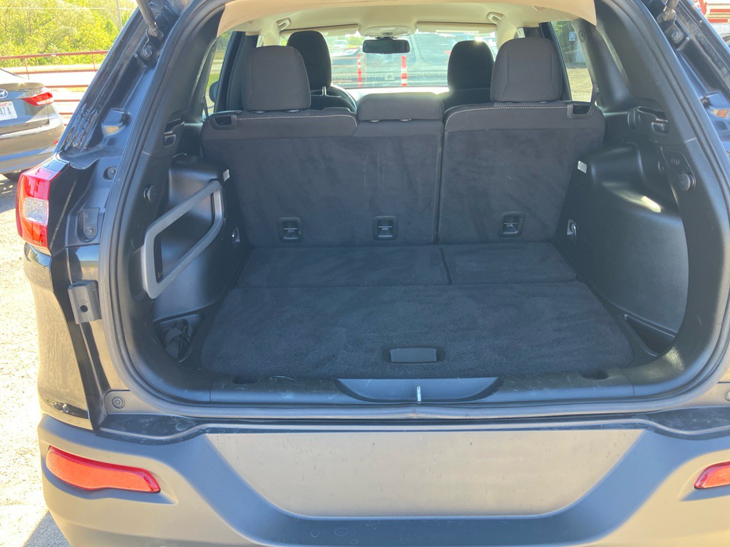 2017 Jeep Cherokee Image 5