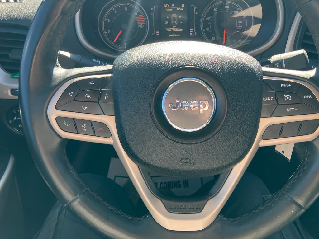 2017 Jeep Cherokee Image 8