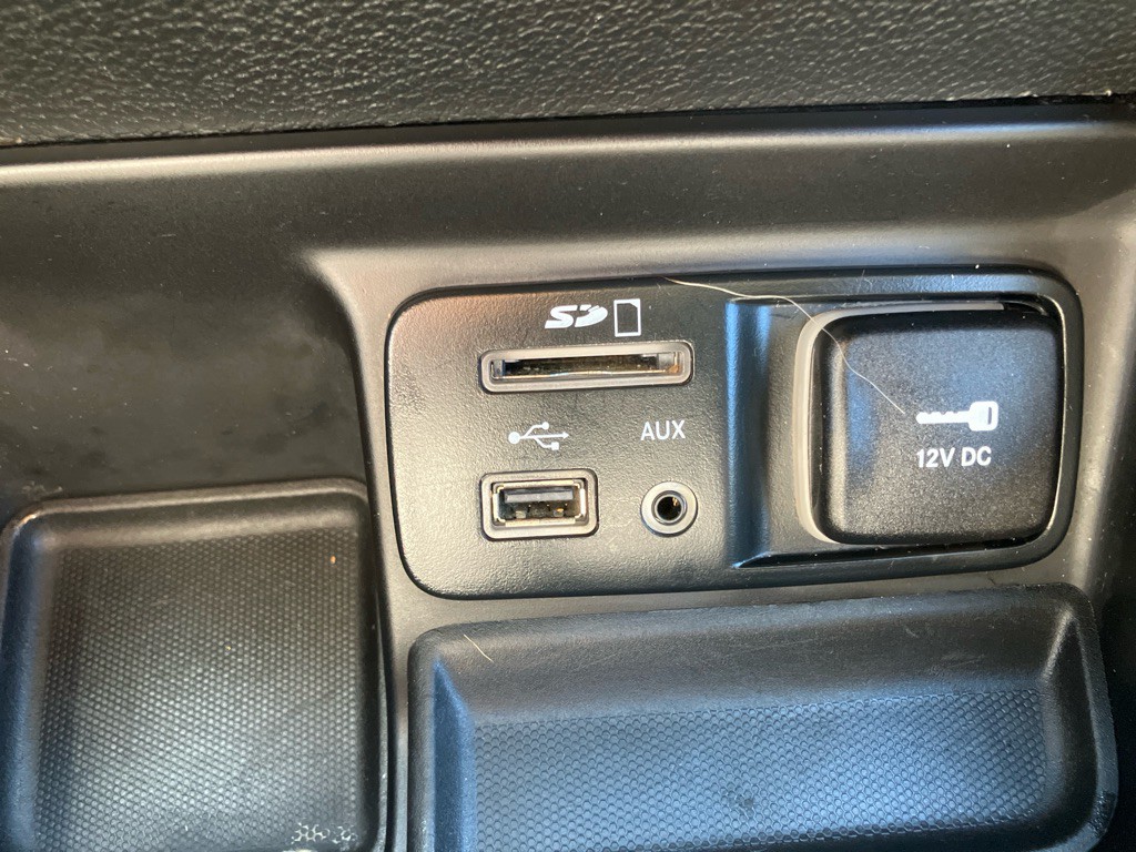 2017 Jeep Cherokee Image 14