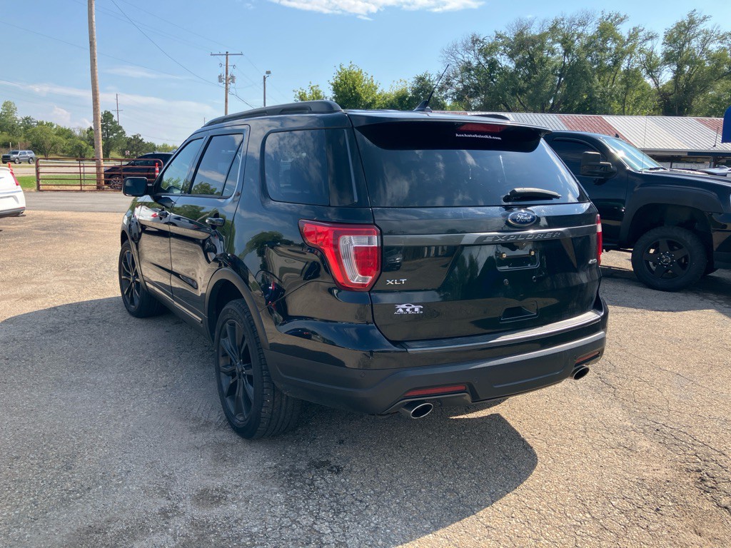 2018 Ford Explorer Image 2