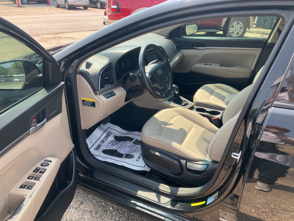 2017 Hyundai Elantra Image 10