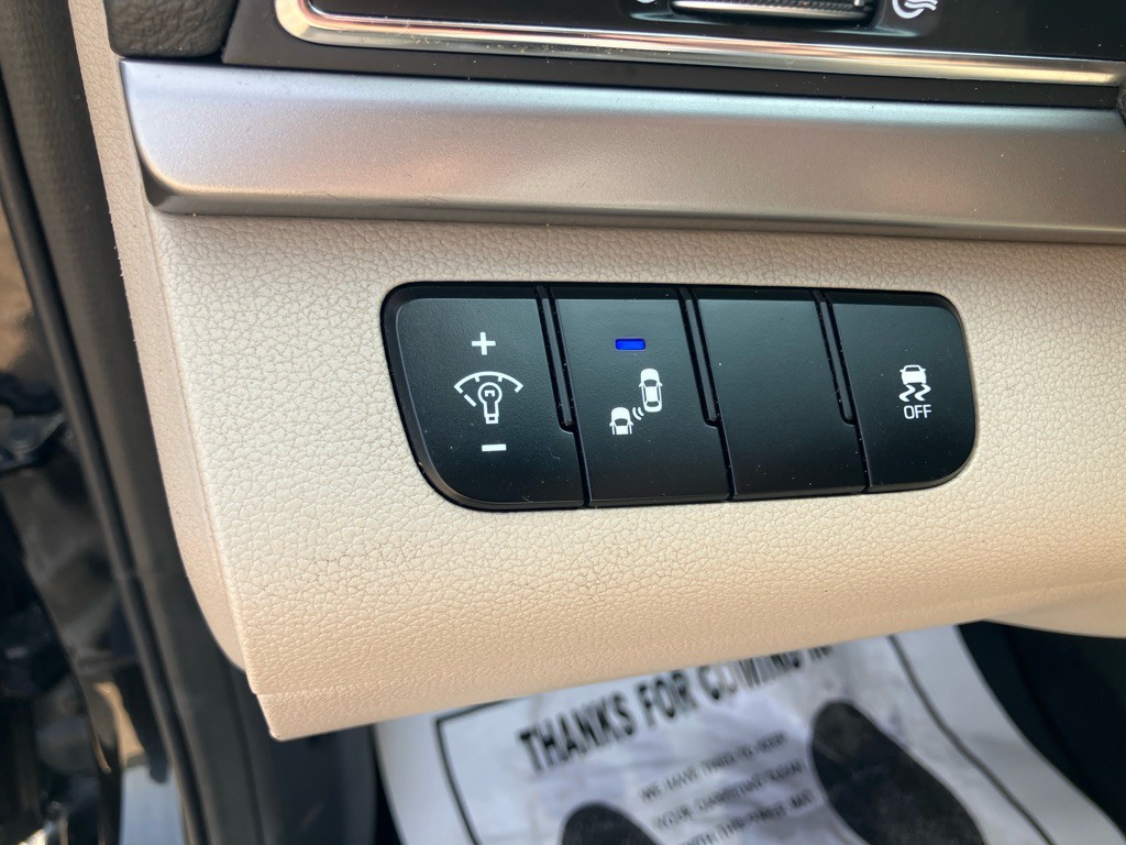 2017 Hyundai Elantra Image 11