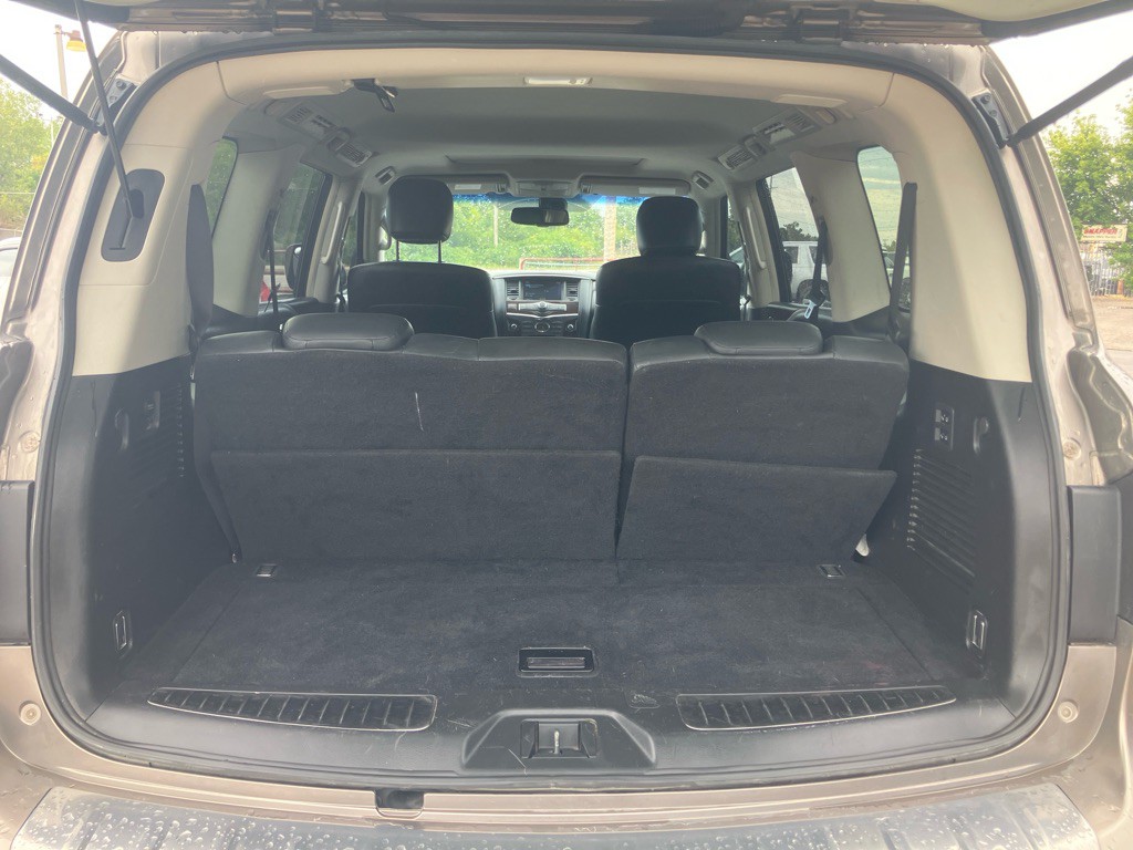 2016 INFINITI QX80 Image 6