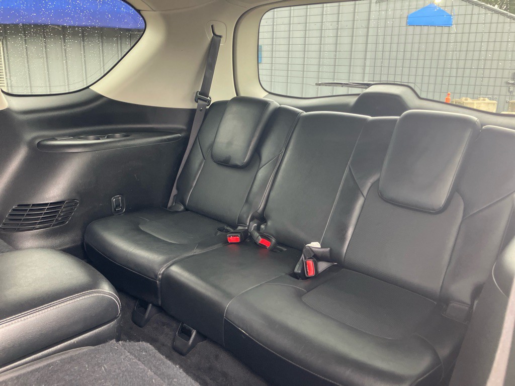 2016 INFINITI QX80 Image 7