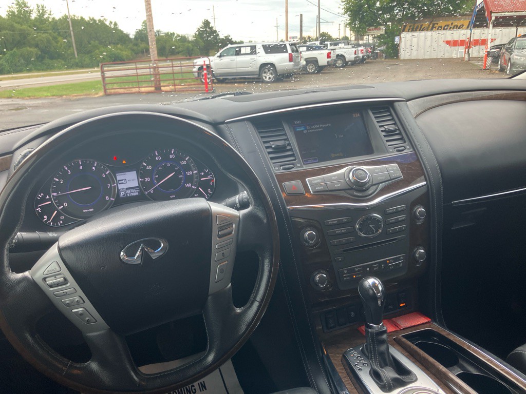 2016 INFINITI QX80 Image 11