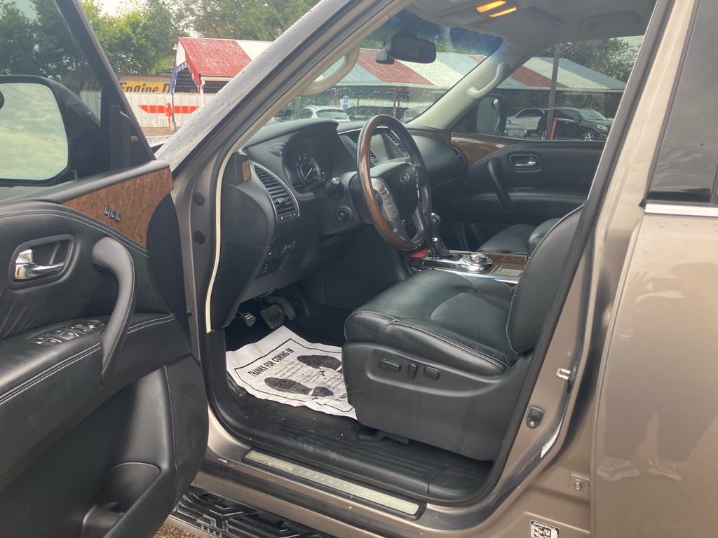 2016 INFINITI QX80 Image 12