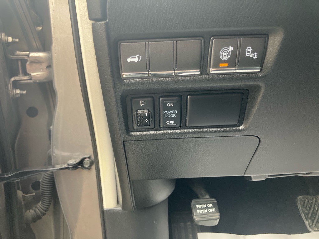 2016 INFINITI QX80 Image 13