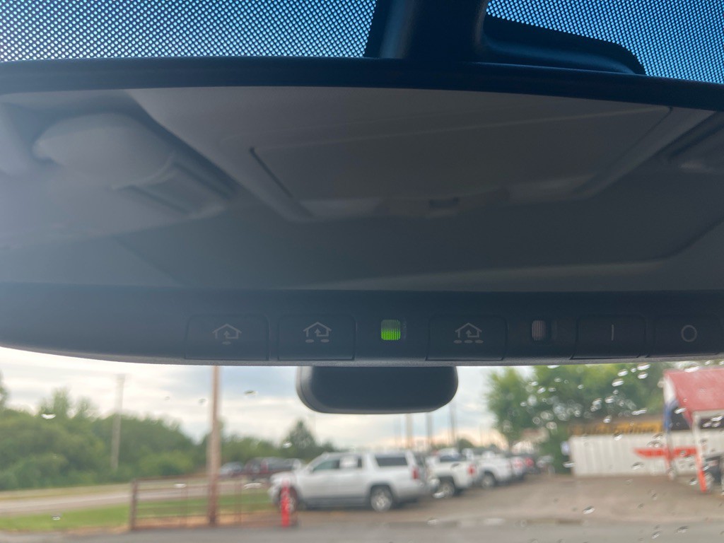 2016 INFINITI QX80 Image 17