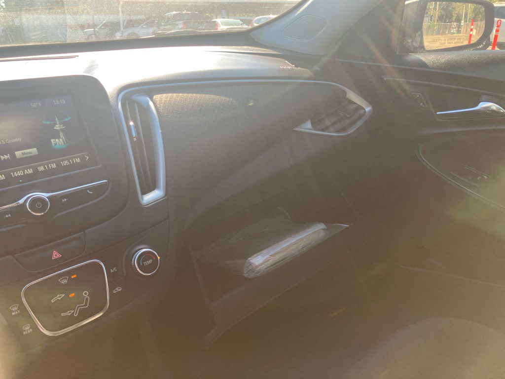 2017 Chevrolet Malibu Image 12