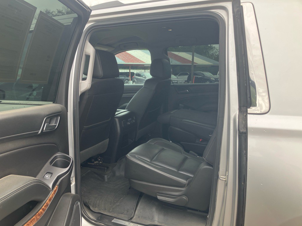 2018 Chevrolet Suburban Image 8