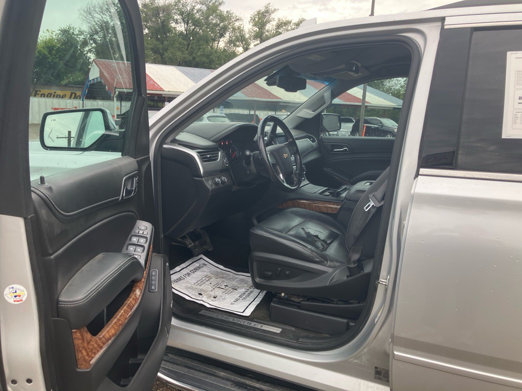 2018 Chevrolet Suburban Image 11