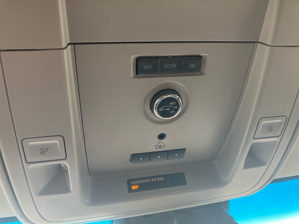 2018 Chevrolet Suburban Image 18