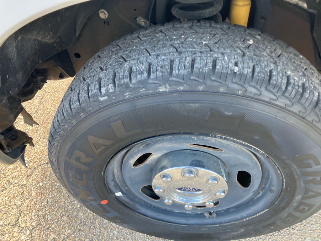 2015 Ford F-250 Image 2