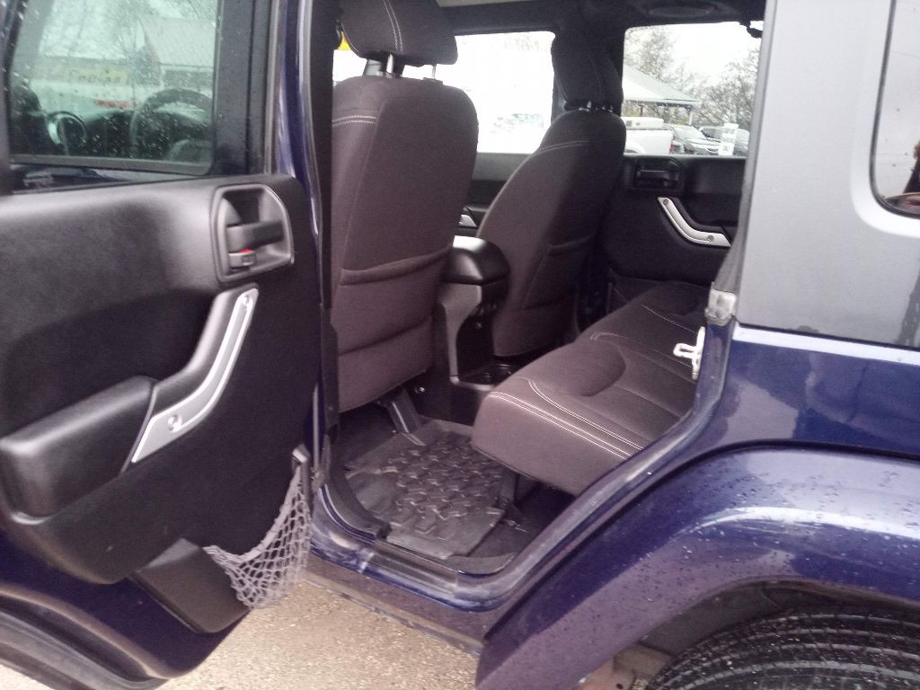 2013 Jeep Wrangler Unlimited Image 15