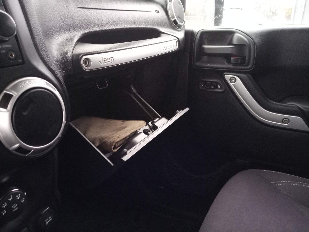 2013 Jeep Wrangler Unlimited Image 16