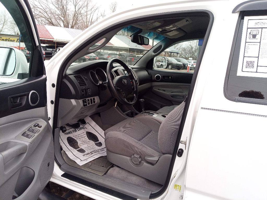 2011 Toyota Tacoma Image 6