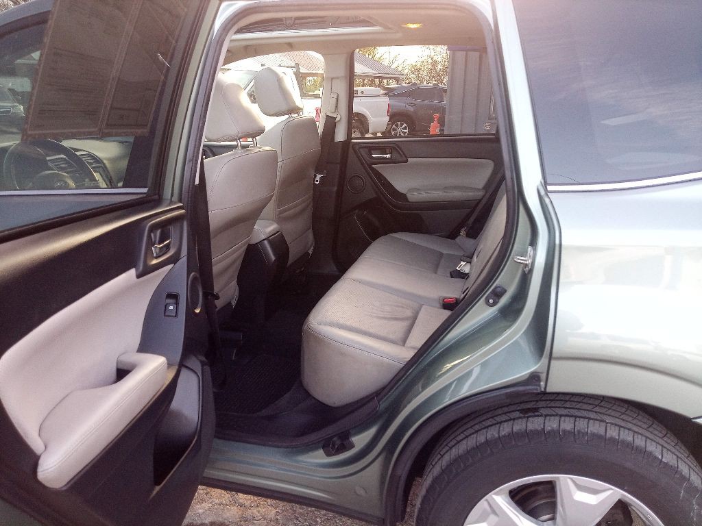 2014 Subaru Forester Image 15