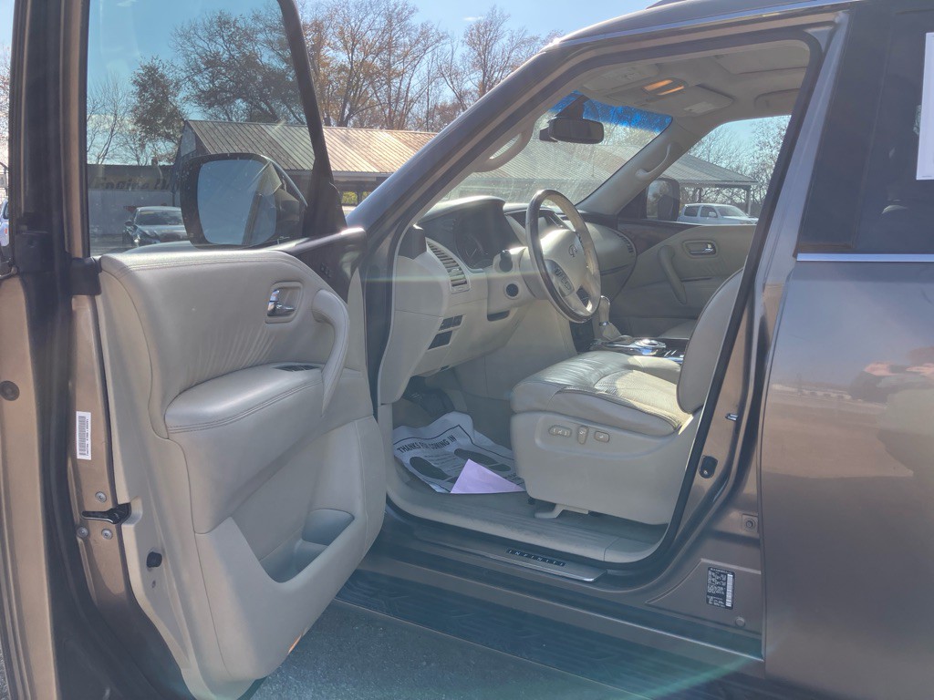 2015 INFINITI QX80 Image 7