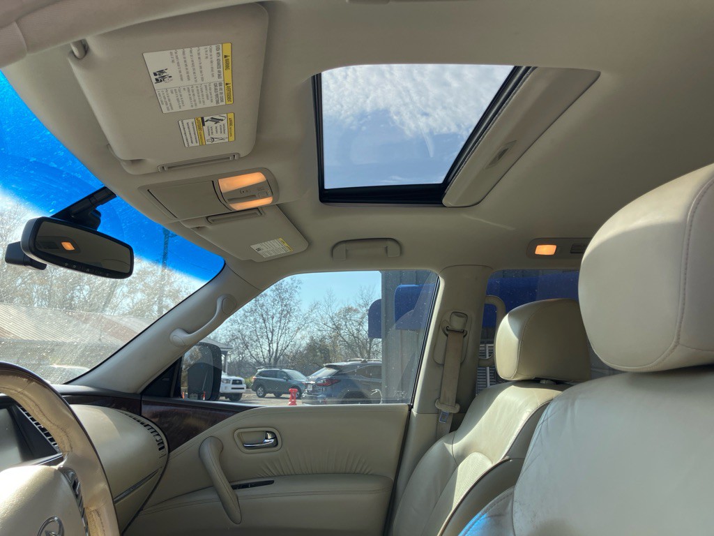 2015 INFINITI QX80 Image 8