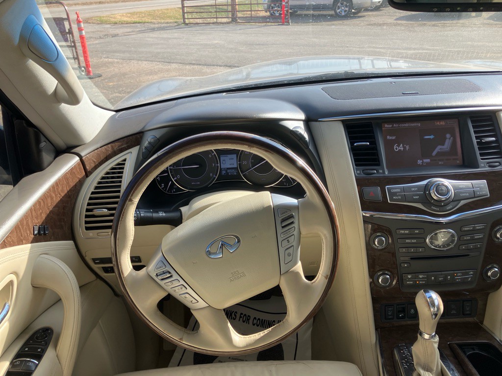 2015 INFINITI QX80 Image 9