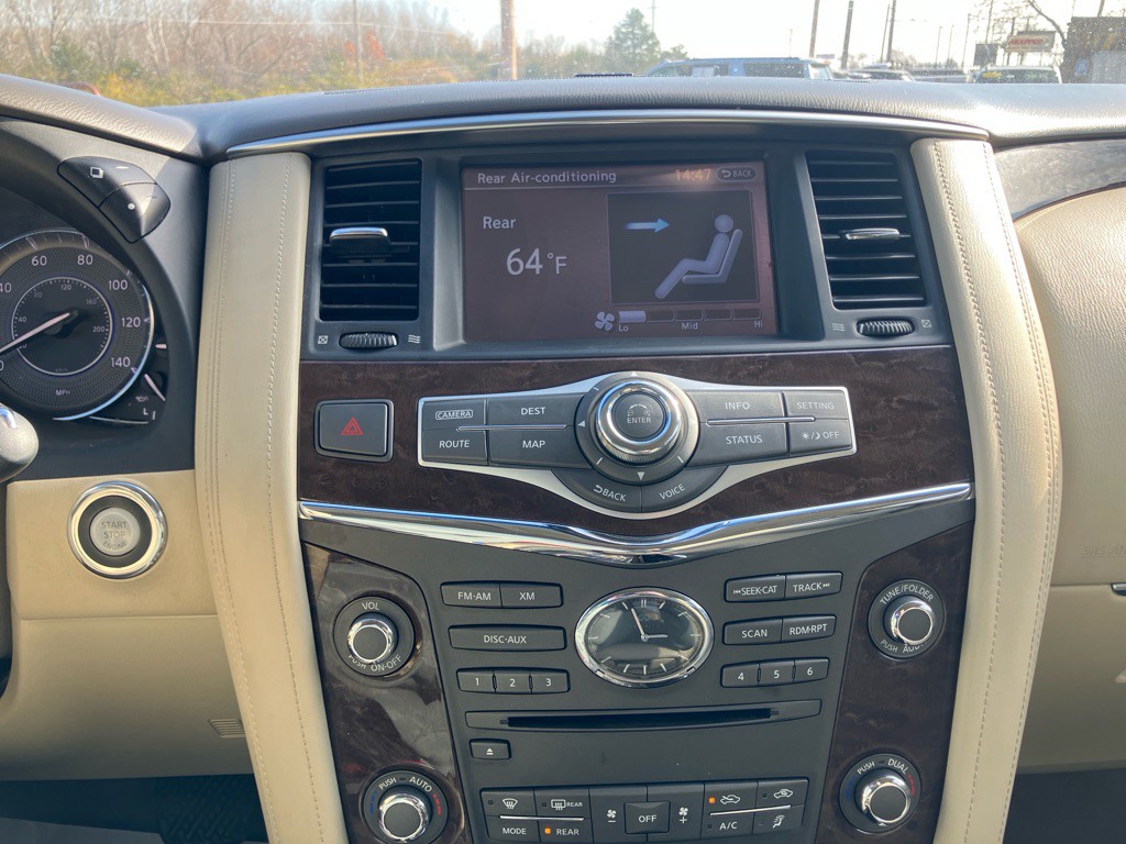 2015 INFINITI QX80 Image 10