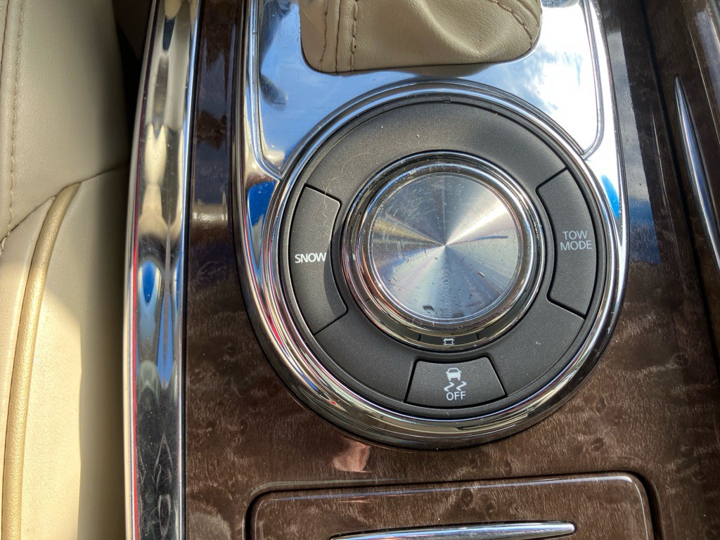 2015 INFINITI QX80 Image 11