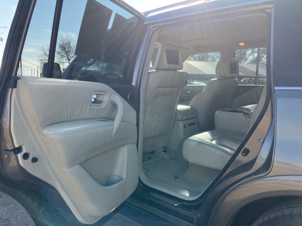2015 INFINITI QX80 Image 13
