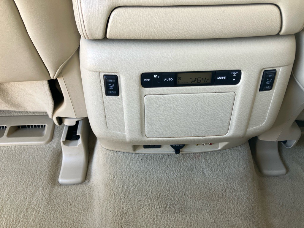 2015 INFINITI QX80 Image 17