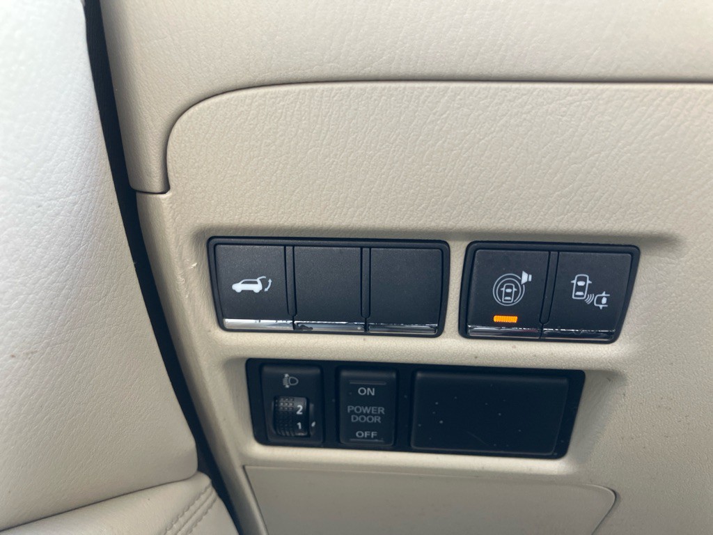 2015 INFINITI QX80 Image 19