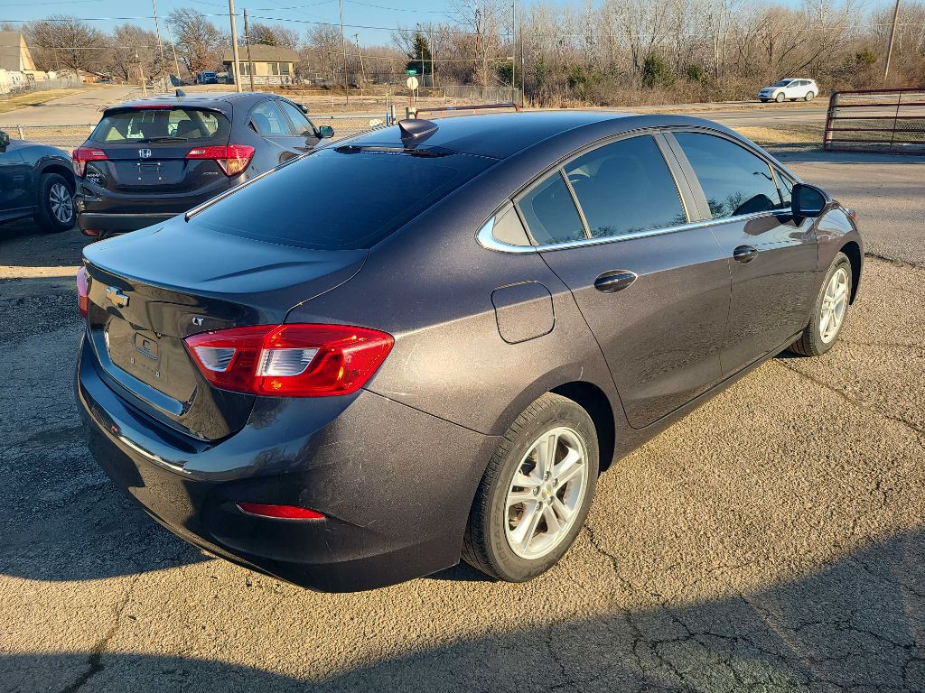 2017 Chevrolet Cruze Image 4