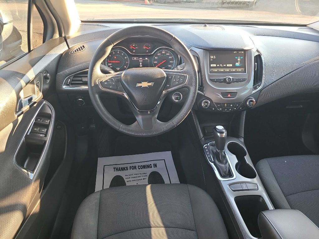 2017 Chevrolet Cruze Image 9