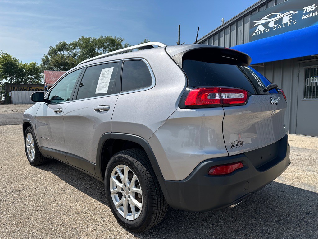 2018 Jeep Cherokee Image 3