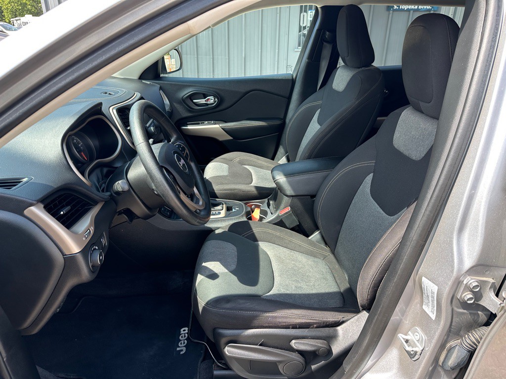 2018 Jeep Cherokee Image 9