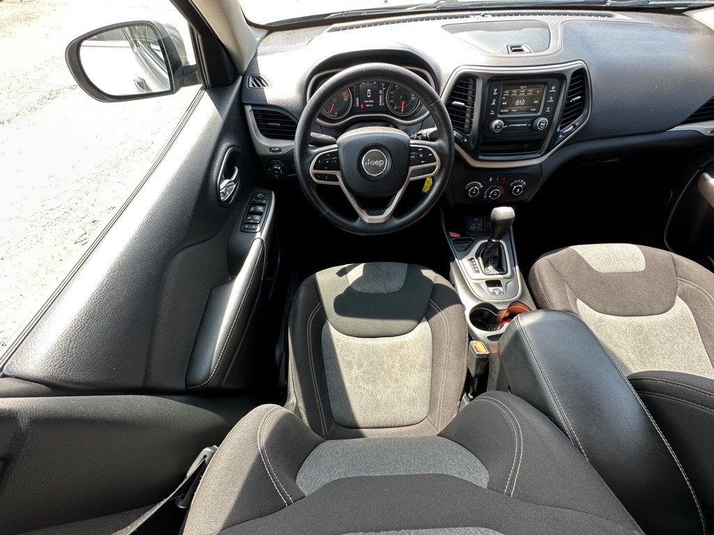 2018 Jeep Cherokee Image 11