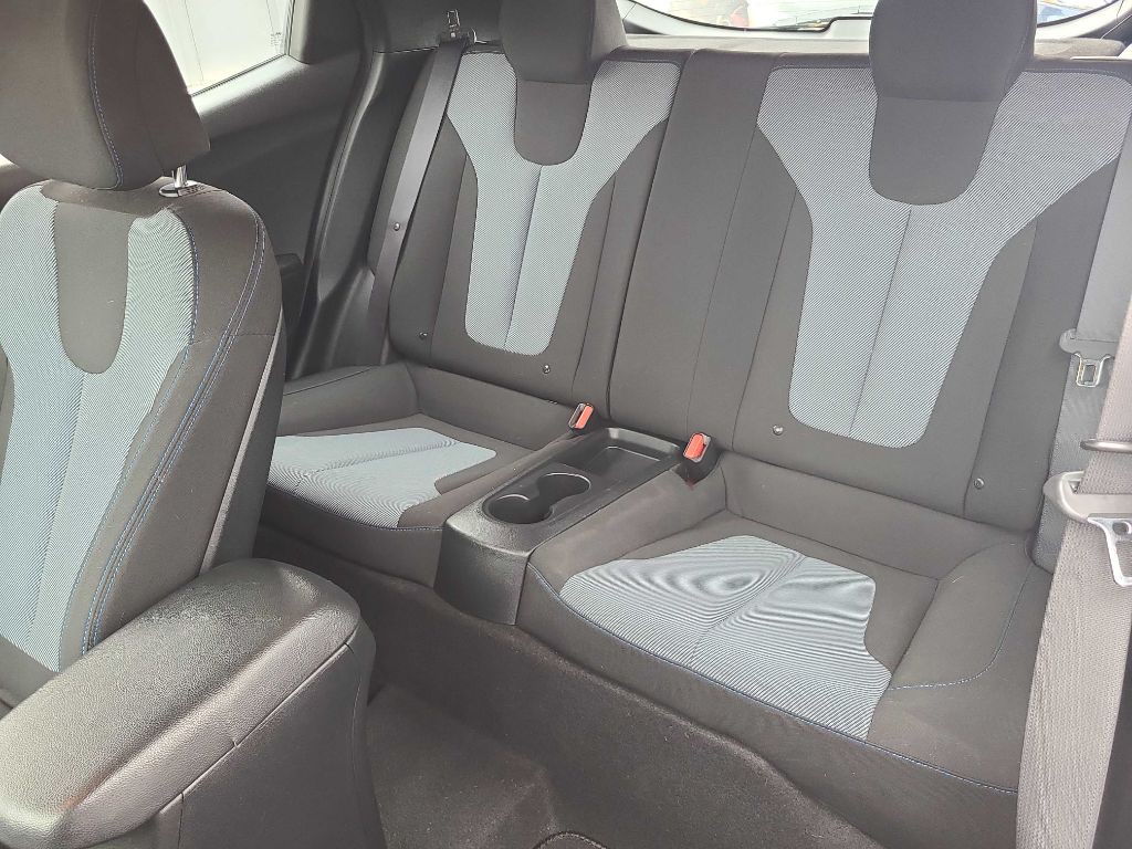 2020 Hyundai Veloster Image 16