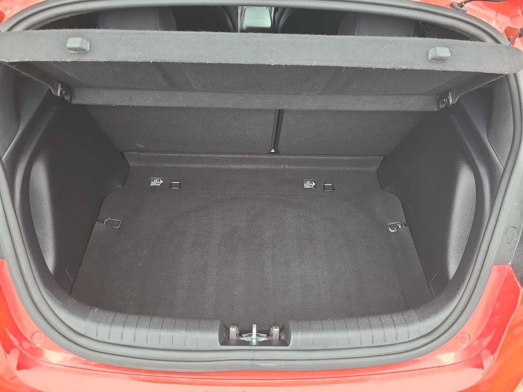 2020 Hyundai Veloster Image 18